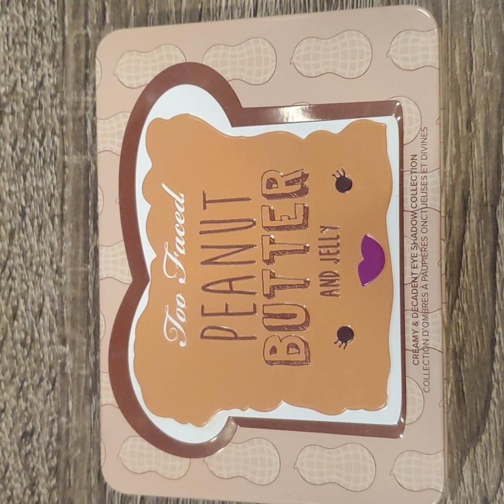 Too-faced Peanut butter and Jelly palette.